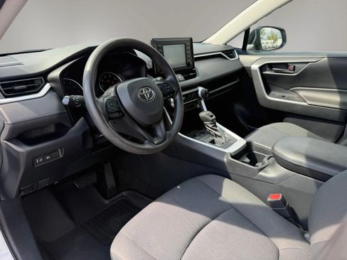 Used 2019 Toyota RAV4 LE AWD/4WD image 14