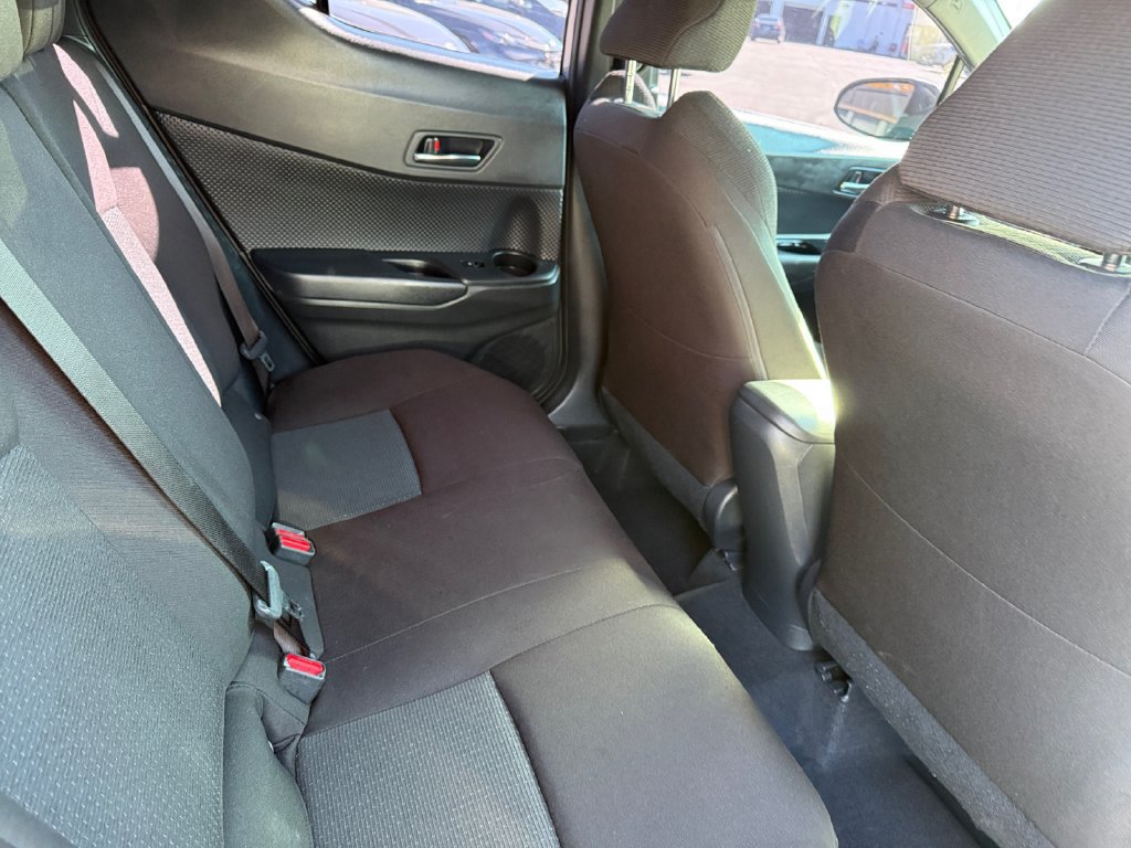 Used 2019 Toyota C-HR XLE FWD image 23