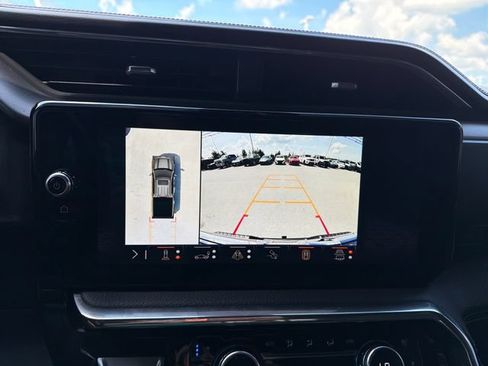 Used 2024 GMC Sierra 1500 Denali w/ Technology Package AWD/4WD image 21