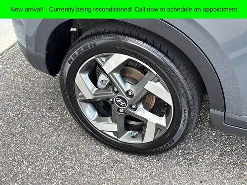 Used 2024 Hyundai Venue SEL FWD image 27