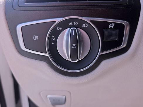 Used 2022 Mercedes-Benz GLC 300 image 36