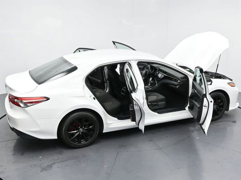 Used 2020 Toyota Camry LE FWD image 31