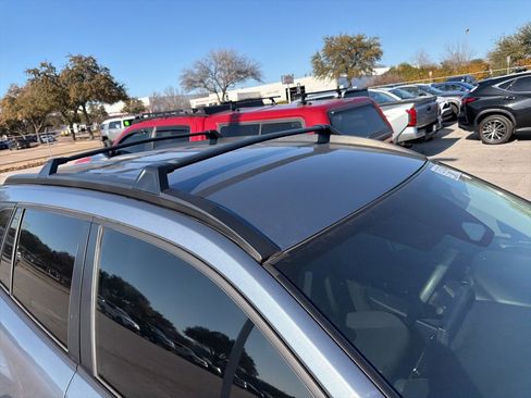 Used 2024 Toyota Corolla Cross LE image 4