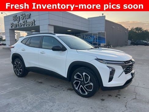 Used 2024 Chevrolet Trax RS FWD image 3