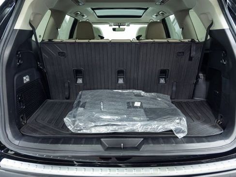 Used 2021 Subaru Ascent Limited w/ Technology Package AWD/4WD image 9