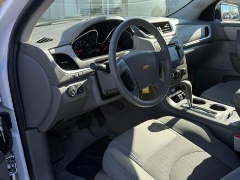 Used 2017 Chevrolet Traverse LS image 12