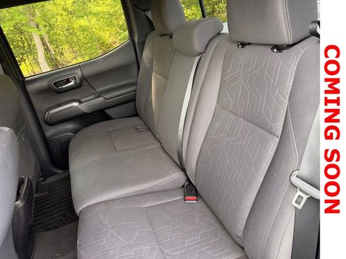 Used 2016 Toyota Tacoma TRD Off-Road w/ Towing Package AWD/4WD image 11