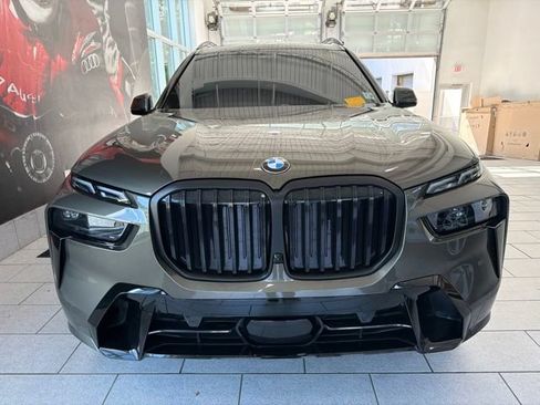Used 2026 BMW X7 xDrive40i w/ M Sport Package AWD/4WD image 7