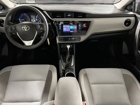 Used 2019 Toyota Corolla LE image 21