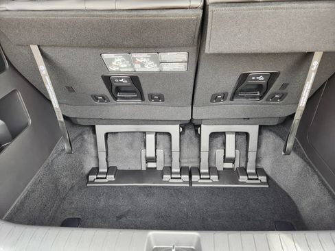 New 2026 Kia Carnival EX FWD image 25