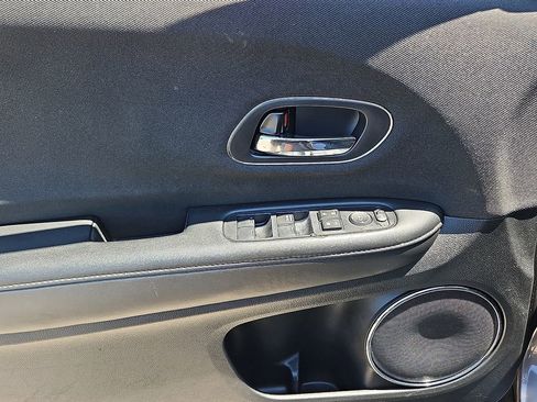 Used 2022 Honda HR-V EX image 13