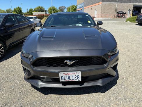 Used 2018 Ford Mustang Coupe RWD image 7