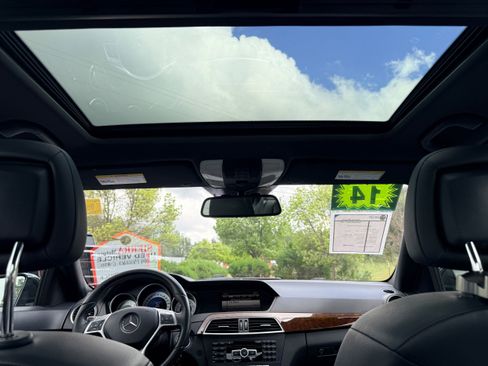 Used 2014 Mercedes-Benz C 250 Sport image 21