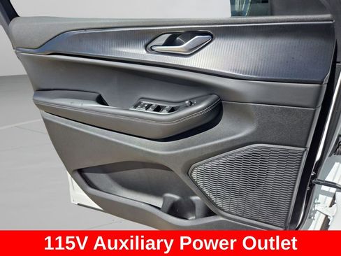 New 2025 Jeep Grand Cherokee L Laredo w/ Luxury Tech Group I RWD image 12
