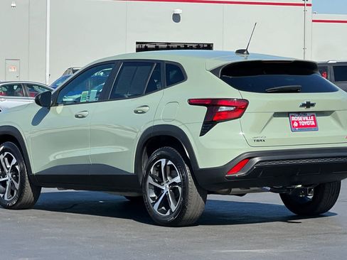 Used 2024 Chevrolet Trax RS image 7