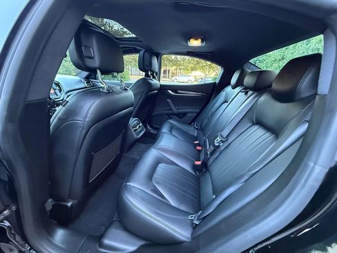 Used 2016 Maserati Ghibli image 12