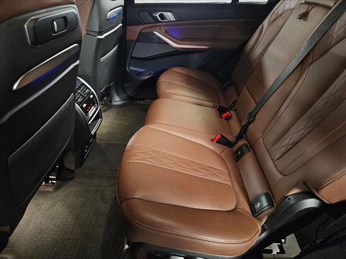 Used 2023 BMW X7 xDrive40i w/ Executive Package image 18