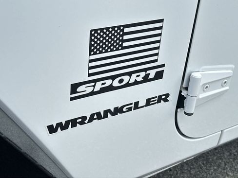 Used 2013 Jeep Wrangler Sport w/ Connectivity Group AWD/4WD image 11