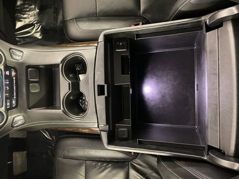 Certified 2018 Chevrolet Suburban LT w/ Luxury Package image 27