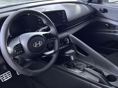 Used 2025 Hyundai Elantra Sport FWD image 29