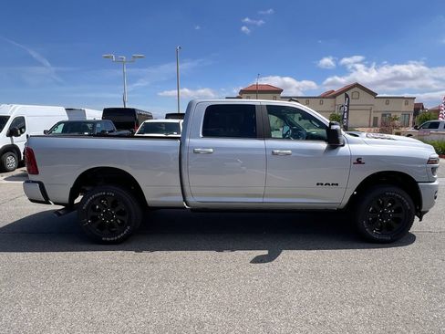 New 2026 RAM 3500 Laramie AWD/4WD image 9