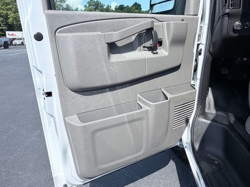 Used 2023 GMC Savana 2500 w/ Driver Convenience Package RWD image 28