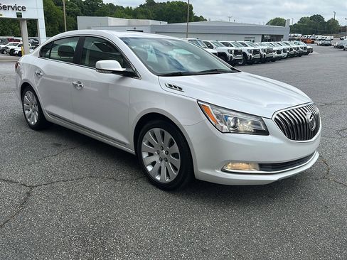 Used 2015 Buick LaCrosse Premium w/ Driver Confidence Package #1 FWD image 4