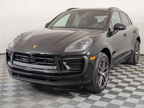 Used 2026 Porsche Macan image 1