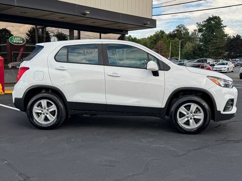 Used 2019 Chevrolet Trax LS AWD/4WD image 3