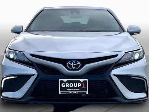 Used 2024 Toyota Camry SE FWD image 4