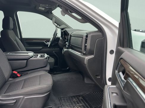 Used 2024 Chevrolet Silverado 2500 LT image 44