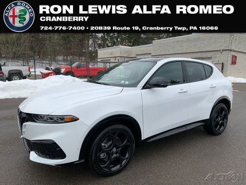 New 2026 Alfa Romeo Tonale Sprint w/ Black Premium Package AWD/4WD image 1