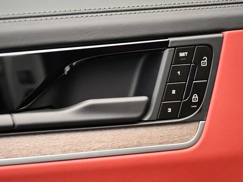 Certified 2026 Porsche Cayenne E-Hybrid AWD/4WD image 39