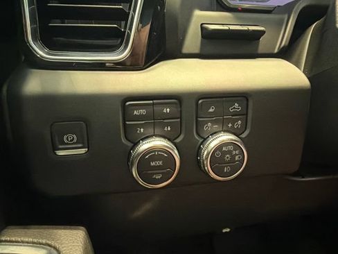 Used 2024 GMC Sierra 1500 Denali w/ Technology Package AWD/4WD image 30