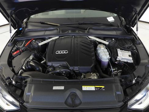 Used 2022 Audi A4 2.0T Premium w/ 18" Wheel Package image 6