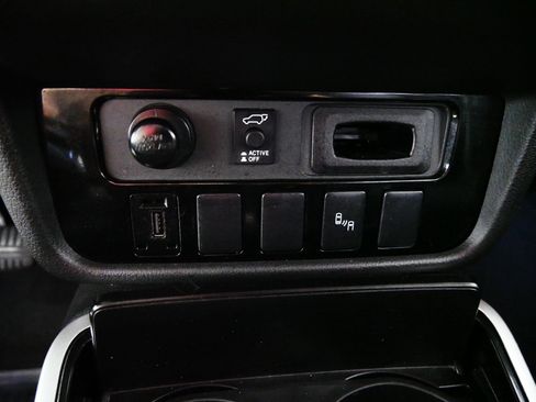 Used 2019 Mitsubishi Outlander SEL AWD/4WD image 31