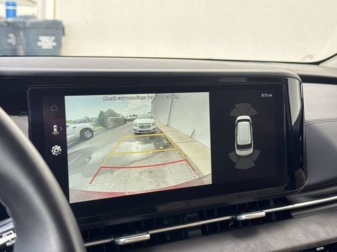 Used 2024 Kia Carnival EX FWD image 20