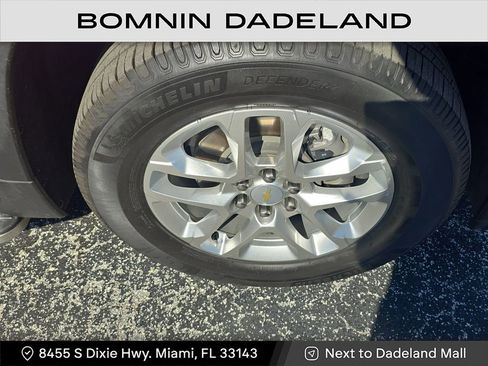 Used 2021 Chevrolet Traverse LT image 9