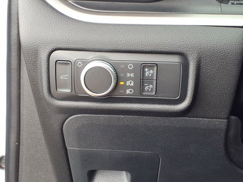 Used 2022 Ford Explorer XLT image 23