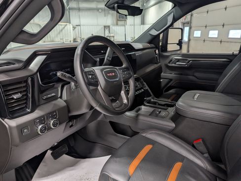 Used 2025 GMC Sierra 2500 AT4 w/ AT4 Premium Plus Package AWD/4WD image 16