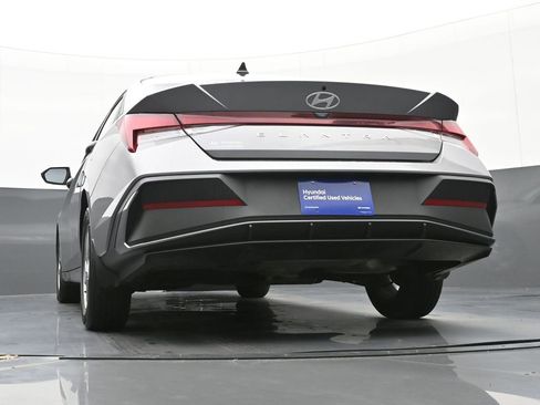Certified 2025 Hyundai Elantra SE image 43