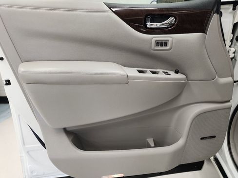 Used 2013 Nissan Quest LE w/ Protection Pkg image 12