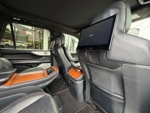 Used 2025 Lincoln Navigator L Black Label AWD/4WD image 34