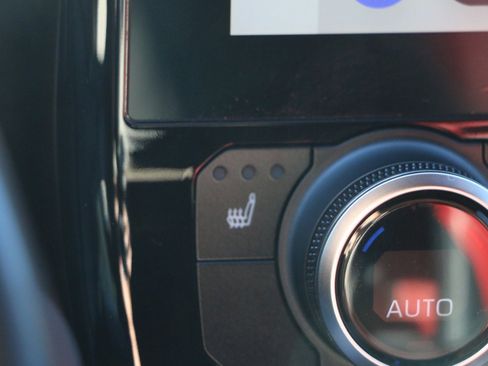 Used 2023 Toyota Highlander XSE image 23