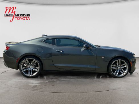 Used 2016 Chevrolet Camaro LT RWD image 4