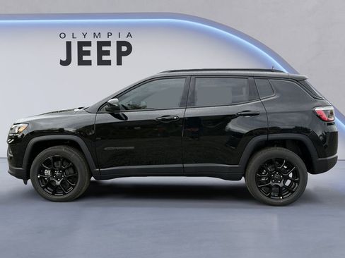 New 2026 Jeep Compass Latitude image 2