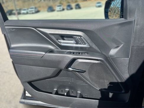 Certified 2025 Chevrolet Silverado EV RST AWD/4WD image 20