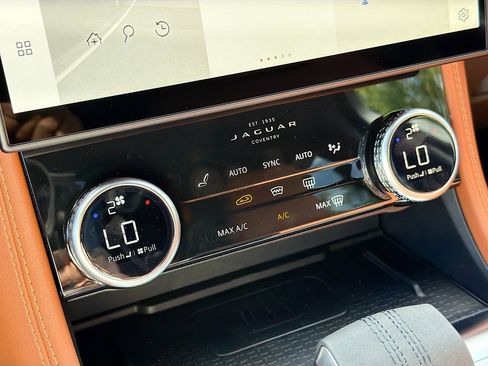 New 2026 Jaguar F-PACE R-Dynamic S image 34