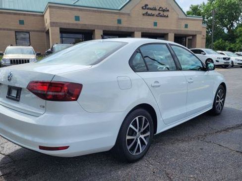 Used 2016 Volkswagen Jetta SE FWD image 5