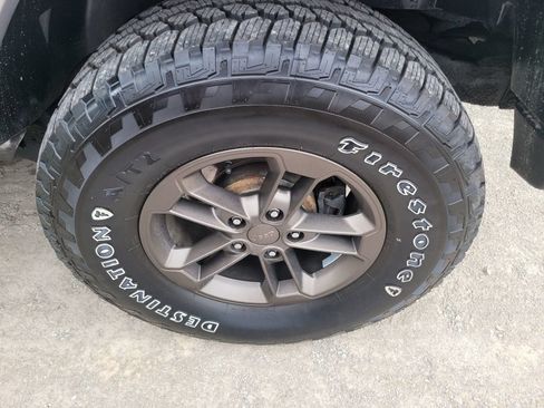 Used 2016 Jeep Wrangler Unlimited Sahara AWD/4WD image 5